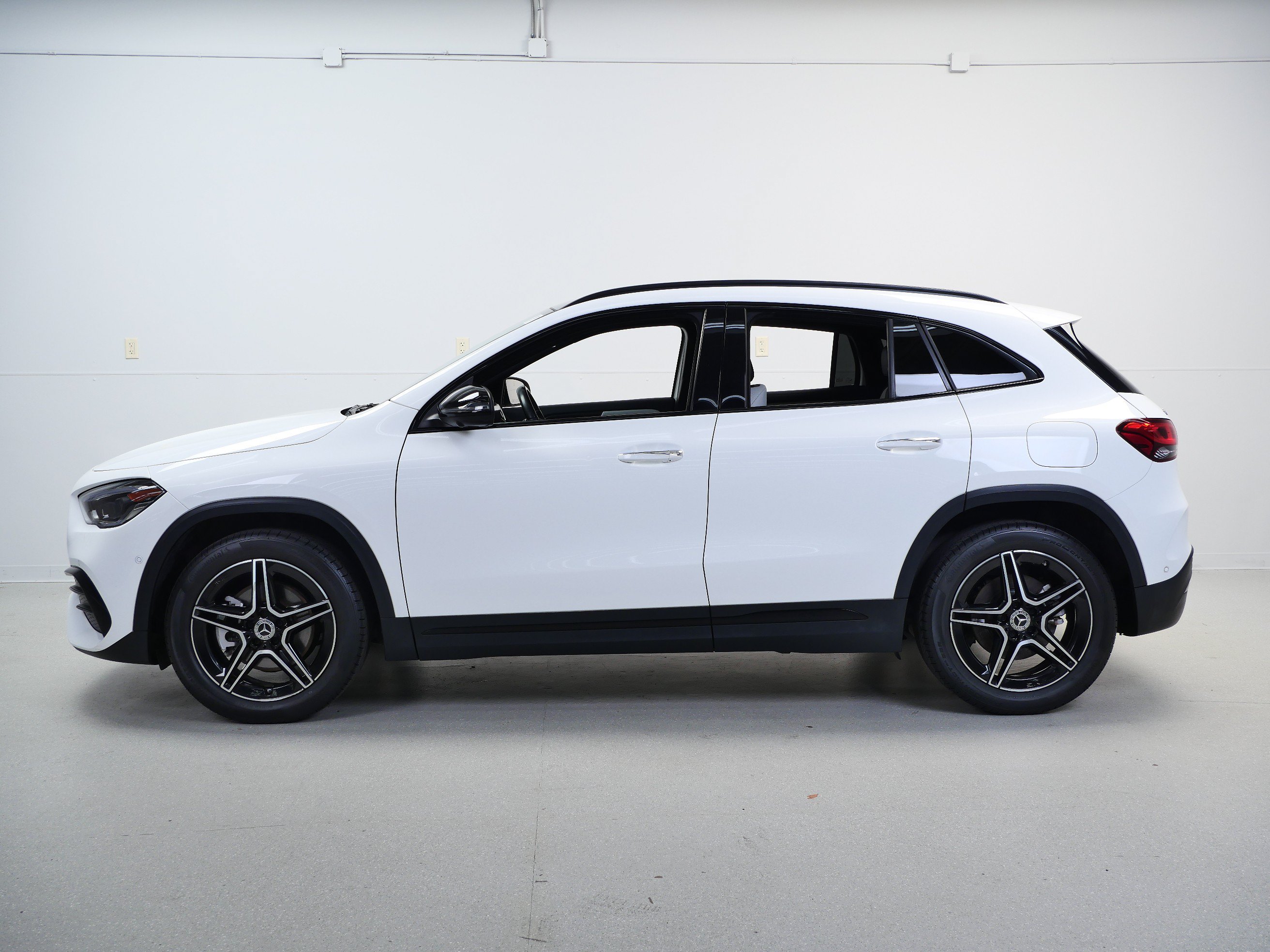 Used 2022 Mercedes-Benz GLA 250 4MATIC image 11