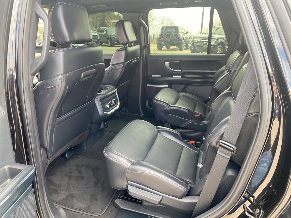 Used 2025 Ford Expedition Platinum w/ Stealth Appearance Package image 23