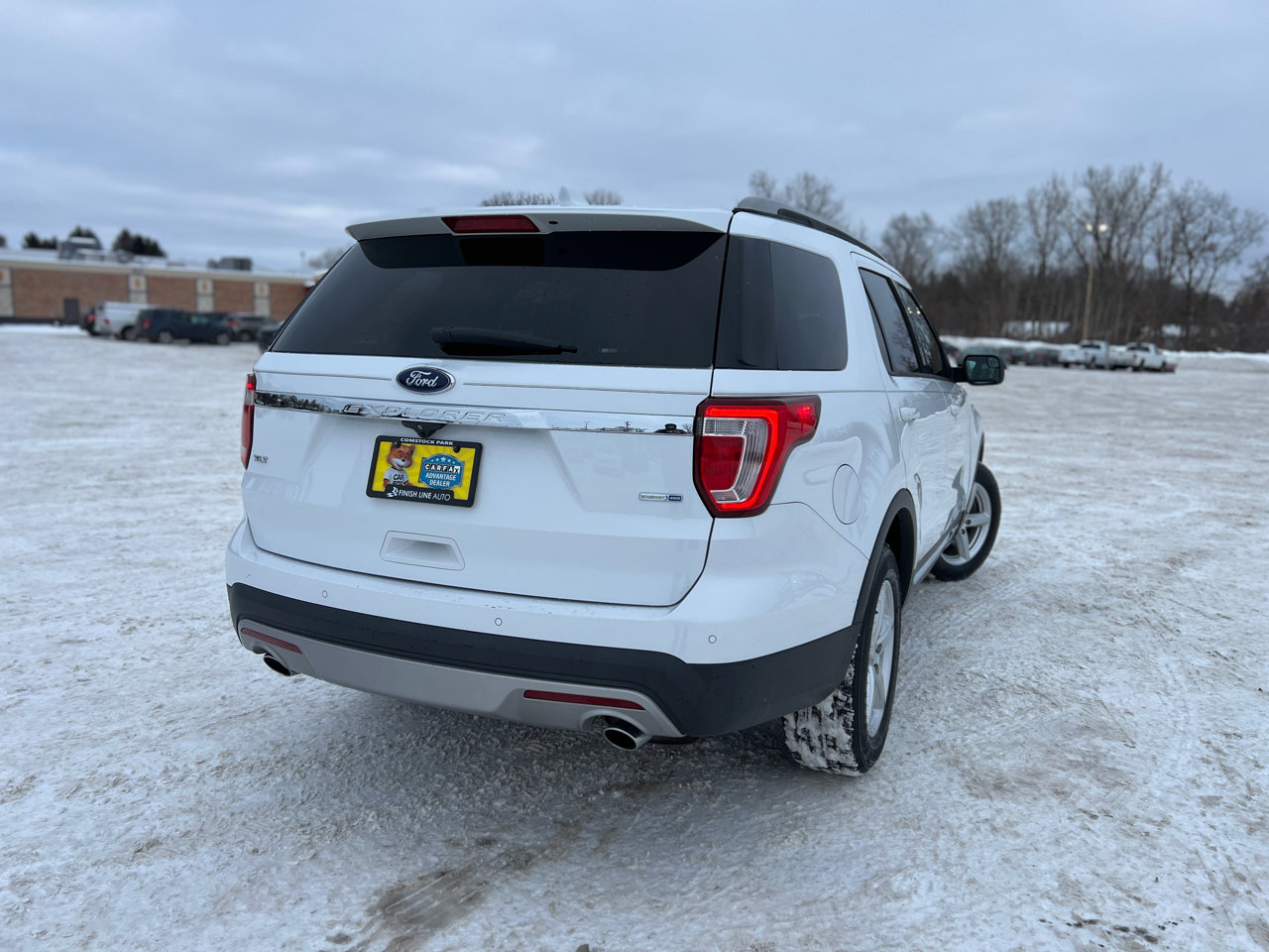 Used 2016 Ford Explorer XLT w/ Equipment Group 202A image 8