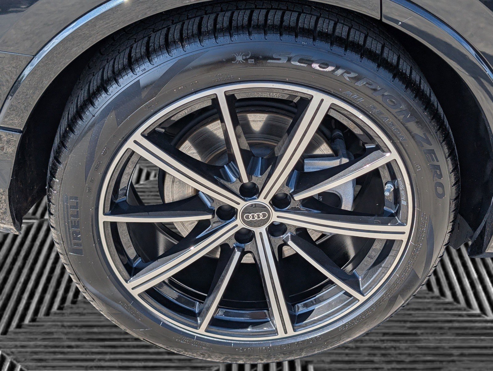 Used 2023 Audi Q7 3.0T Prestige w/ Prestige Package image 26