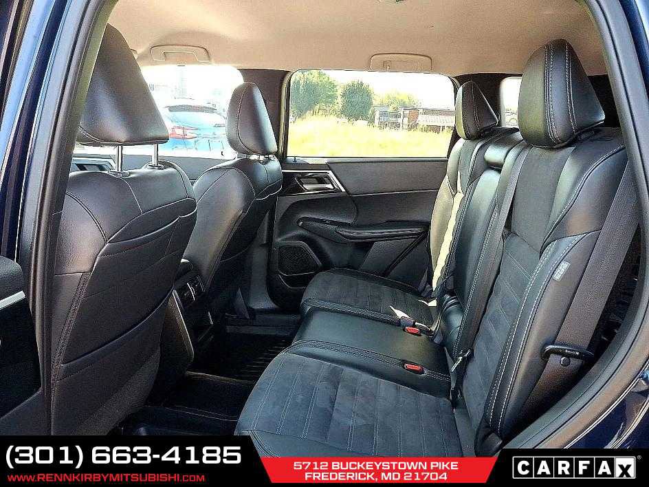 Used 2024 Mitsubishi Outlander SE image 10