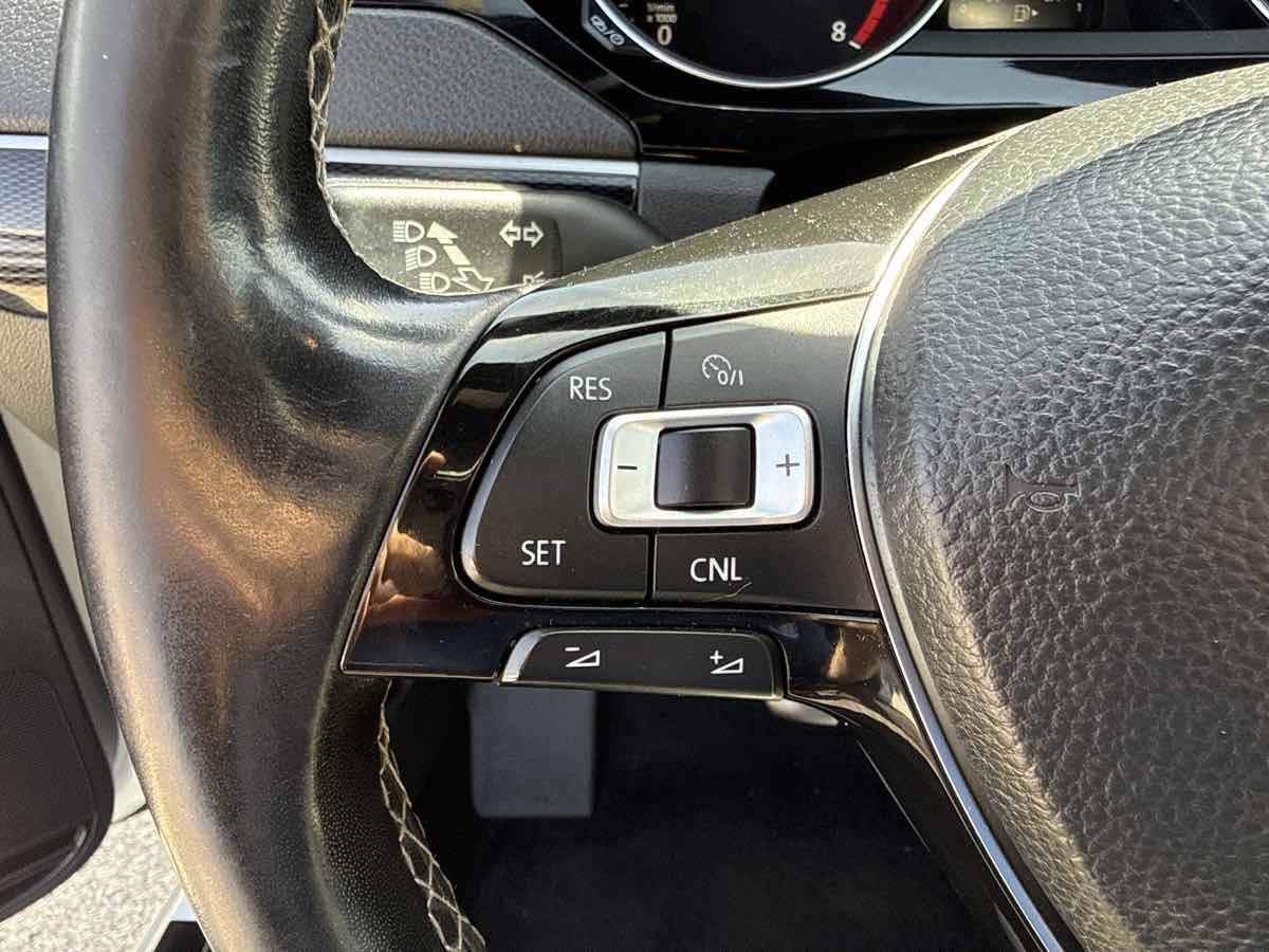 Used 2015 Volkswagen Jetta Sport FWD image 21