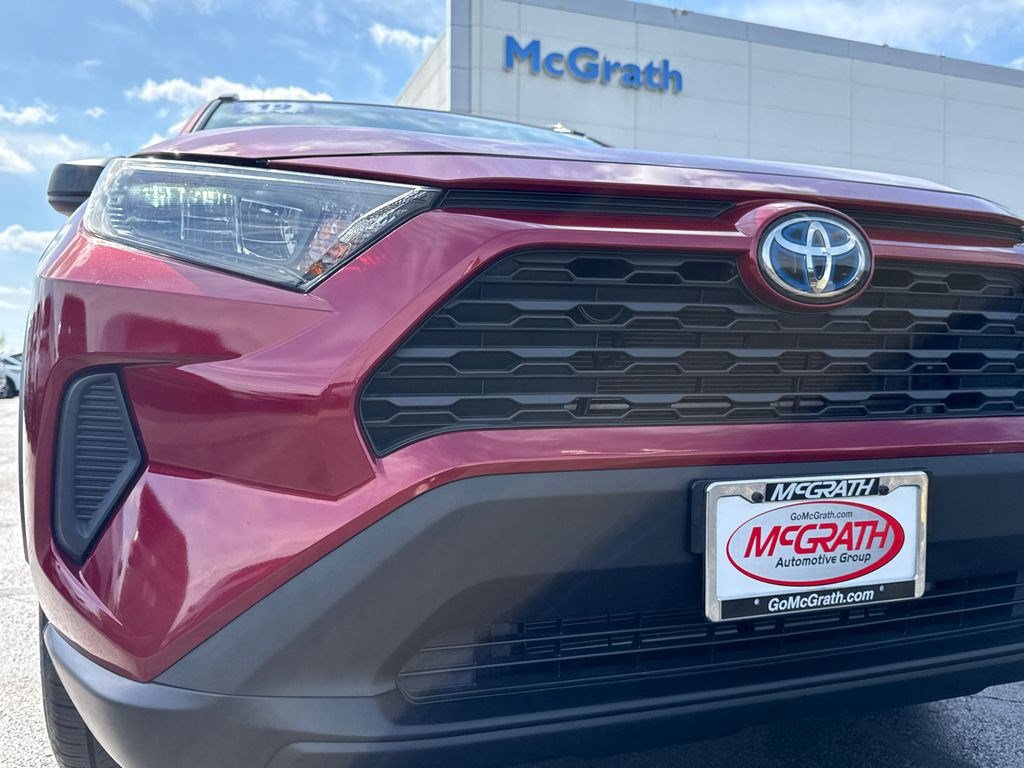 Used 2019 Toyota RAV4 LE w/ Carpet Mat Package AWD/4WD image 13