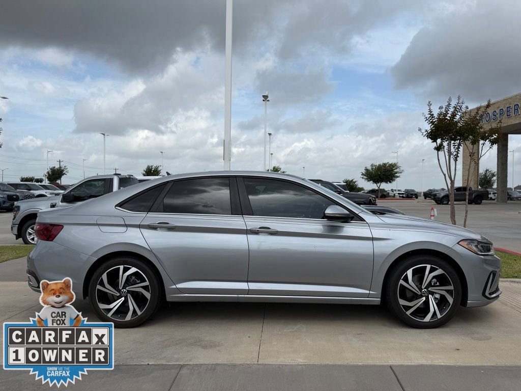 Used 2025 Volkswagen Jetta SEL FWD image 18
