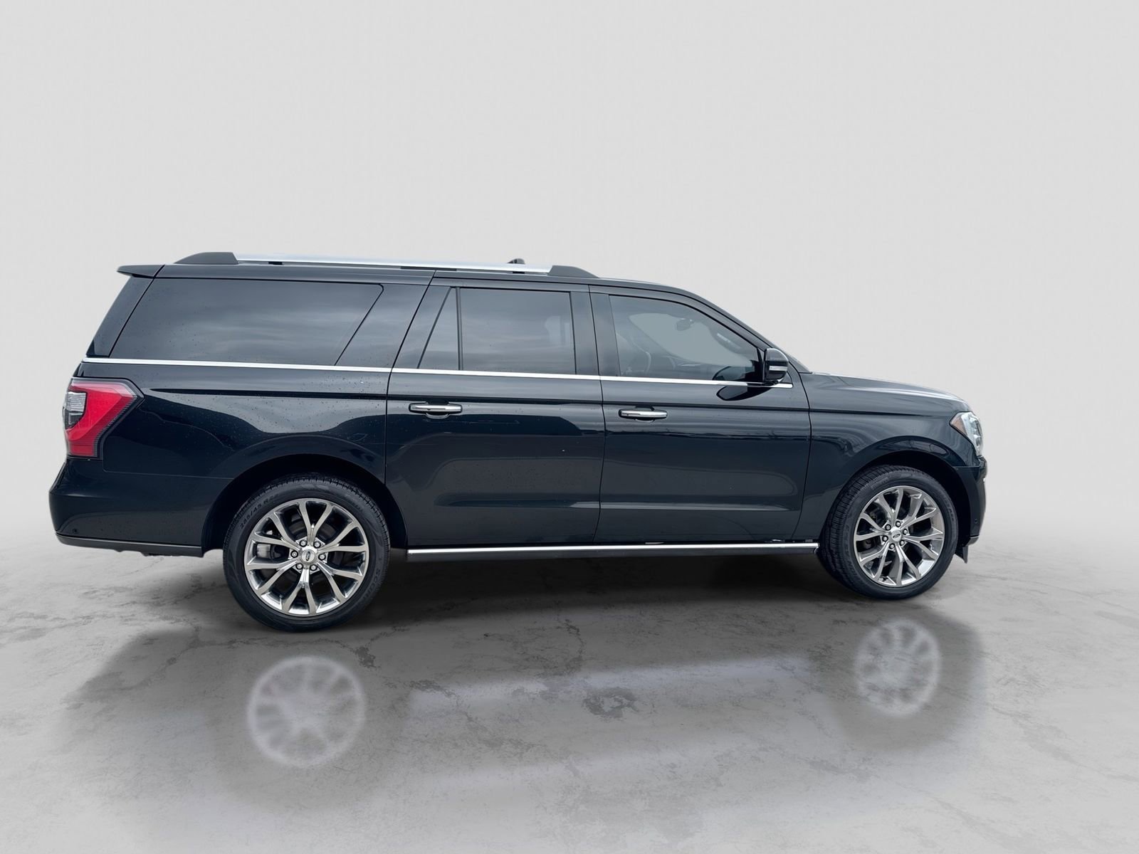 Used 2018 Ford Expedition Max Limited w/ Equipment Group 302A AWD/4WD image 9