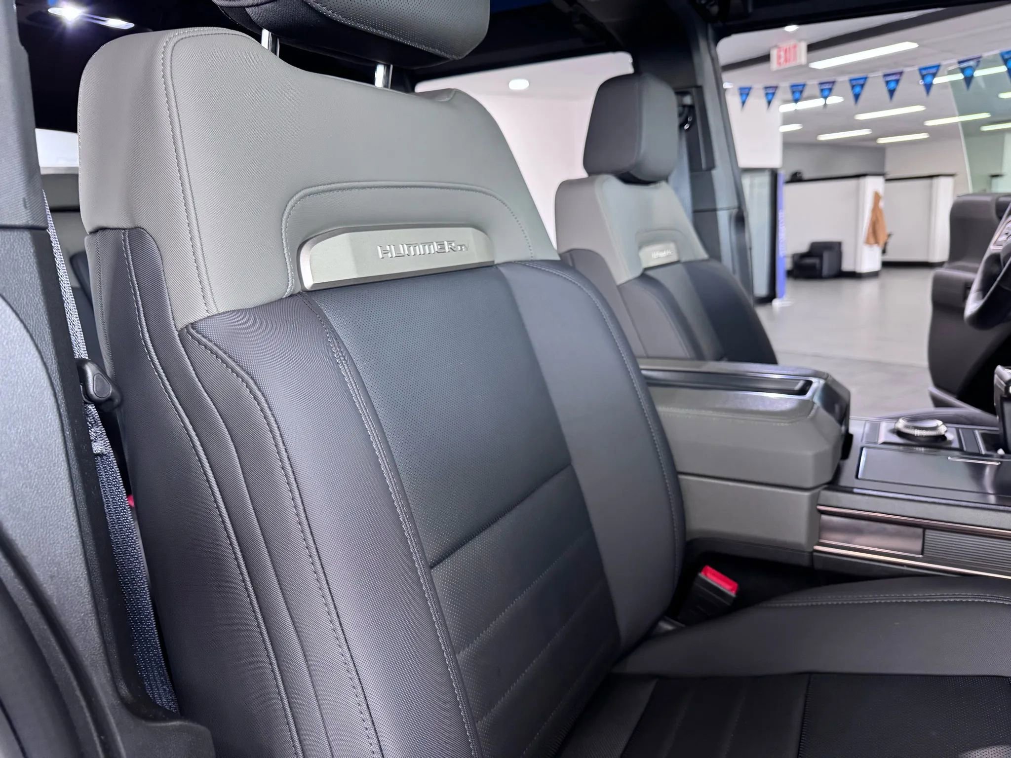 Used 2024 GMC Hummer EV 2X w/ LPO, Illumination Package image 13