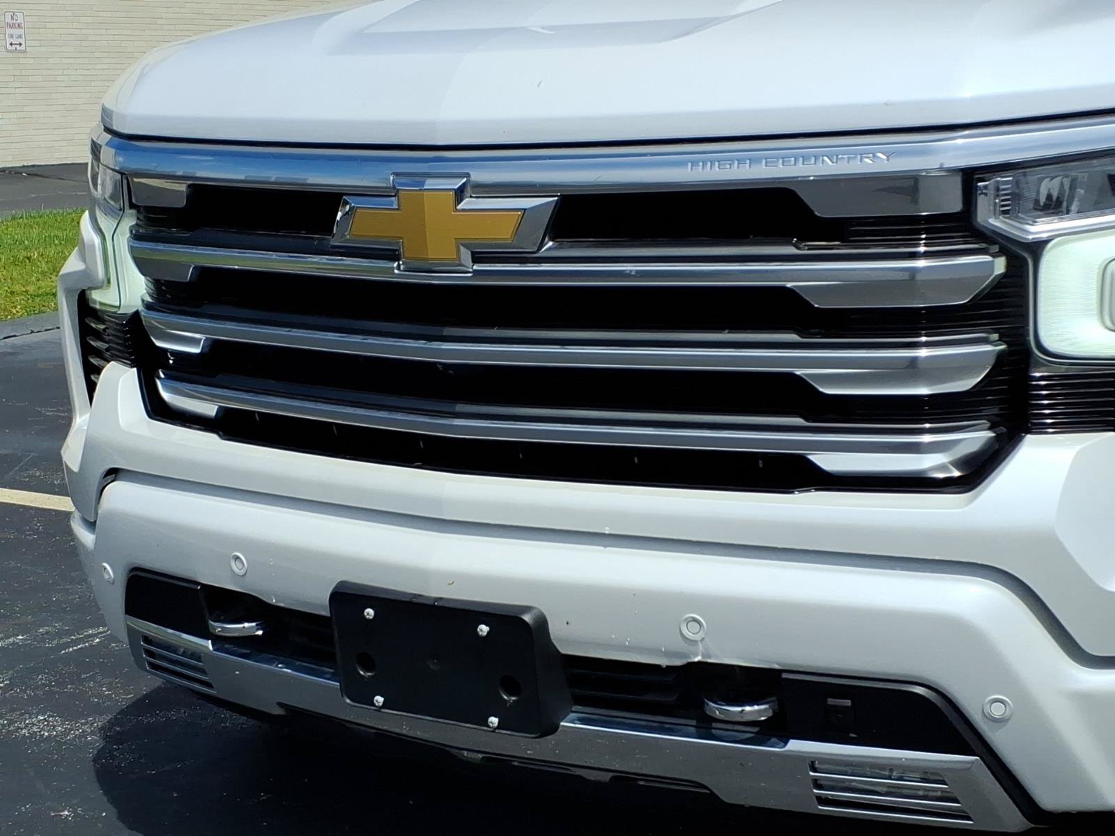 Used 2025 Chevrolet Silverado 1500 High Country AWD/4WD image 33