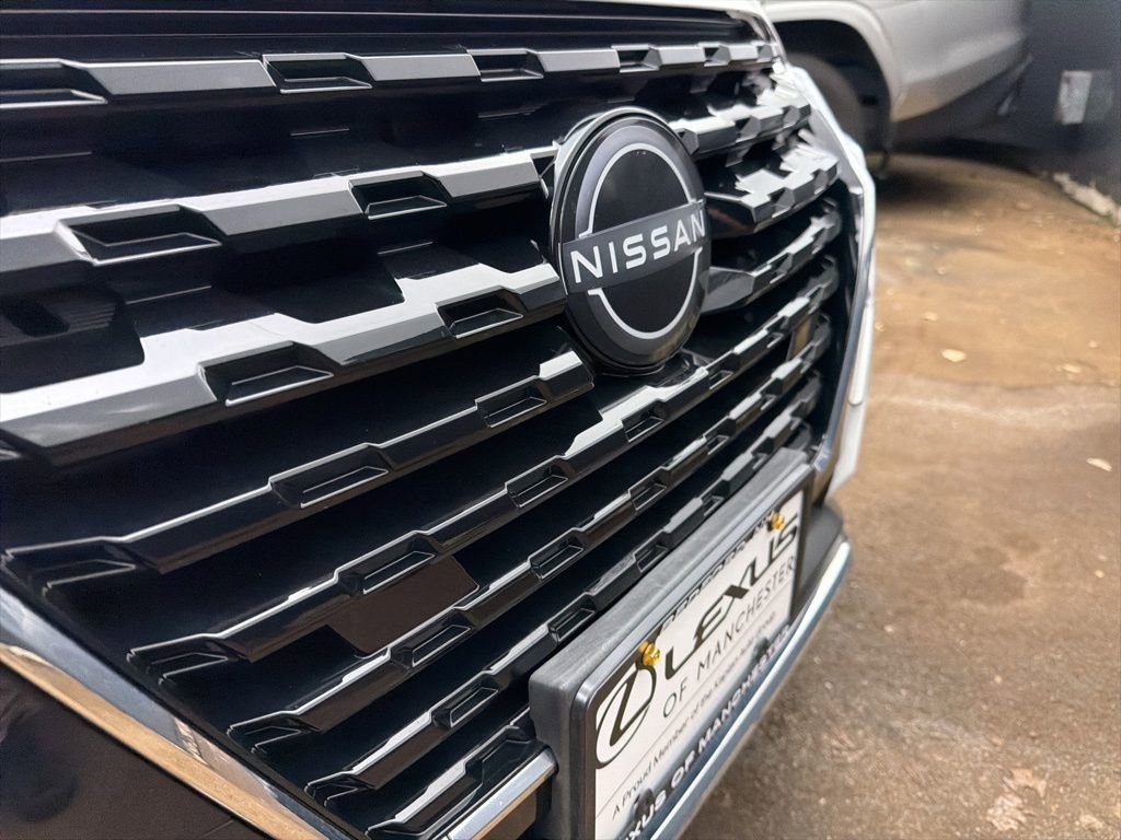 Used 2023 Nissan Kicks SV image 30