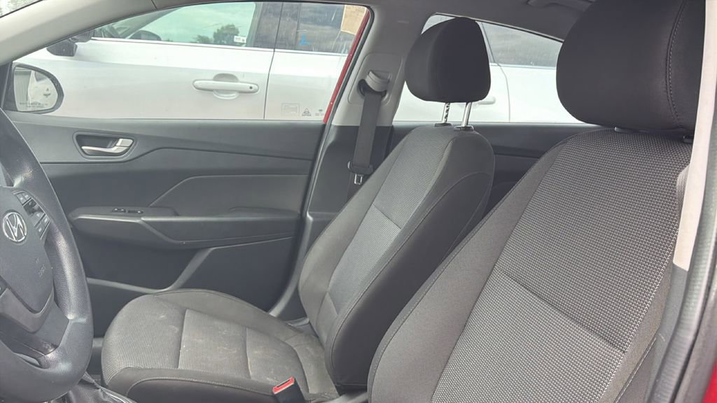 Used 2020 Hyundai Accent SE FWD image 9