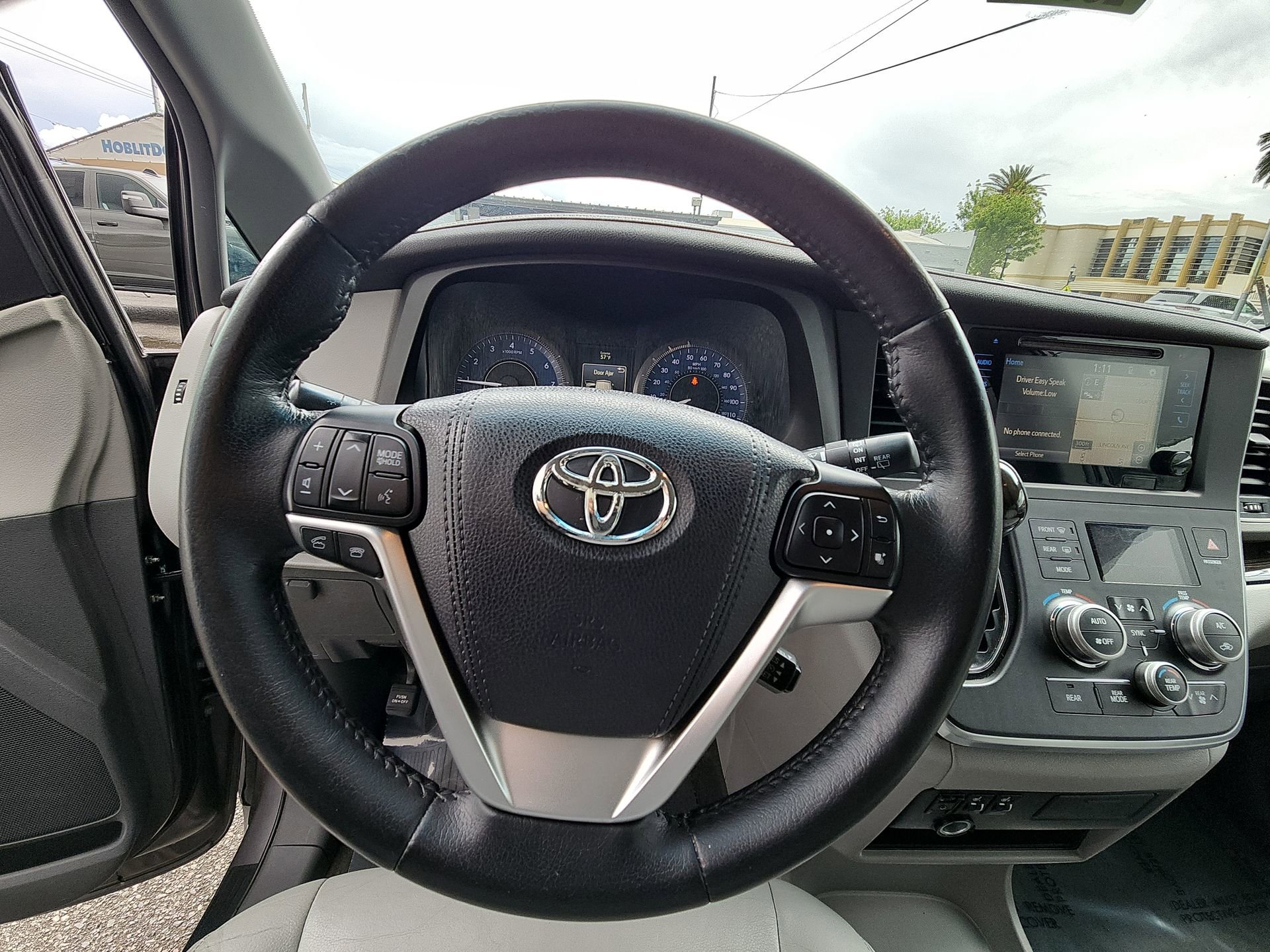 Used 2015 Toyota Sienna XLE w/ XLE Navigation Package image 11