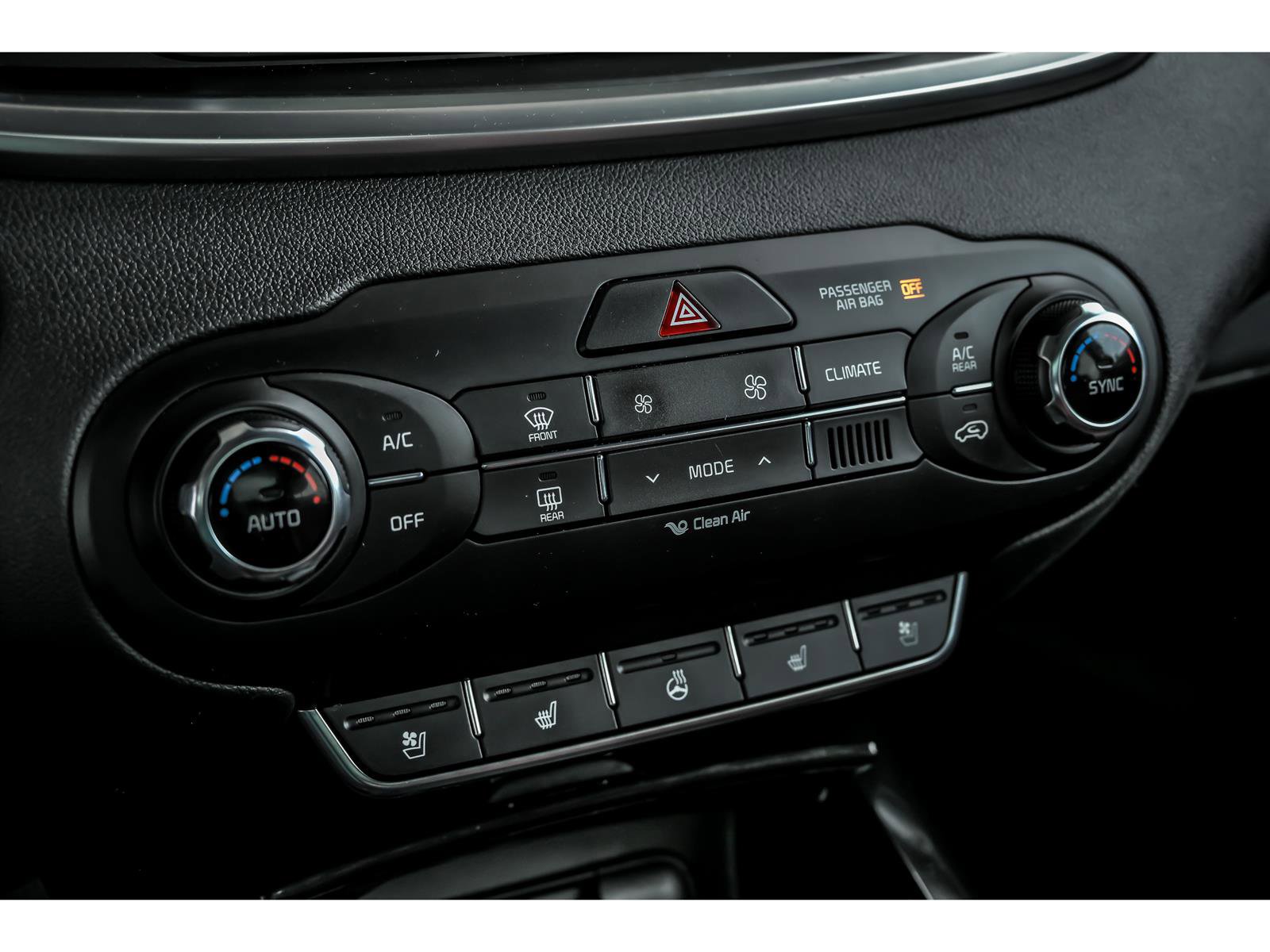 Used 2018 Kia Sorento SX image 21