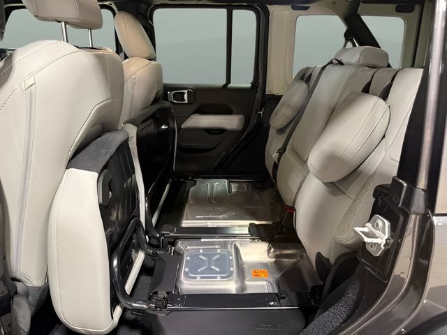 Used 2021 Jeep Wrangler Unlimited Sahara AWD/4WD image 12