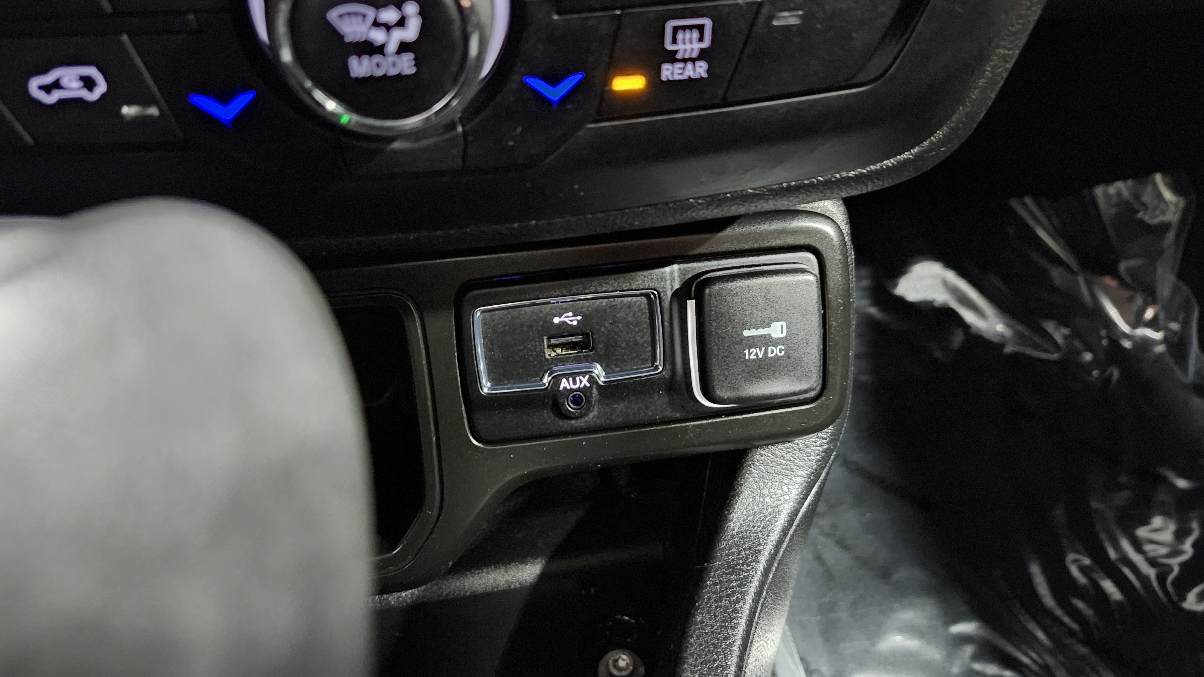 Used 2019 Jeep Renegade Latitude w/ Cold Weather Group image 9