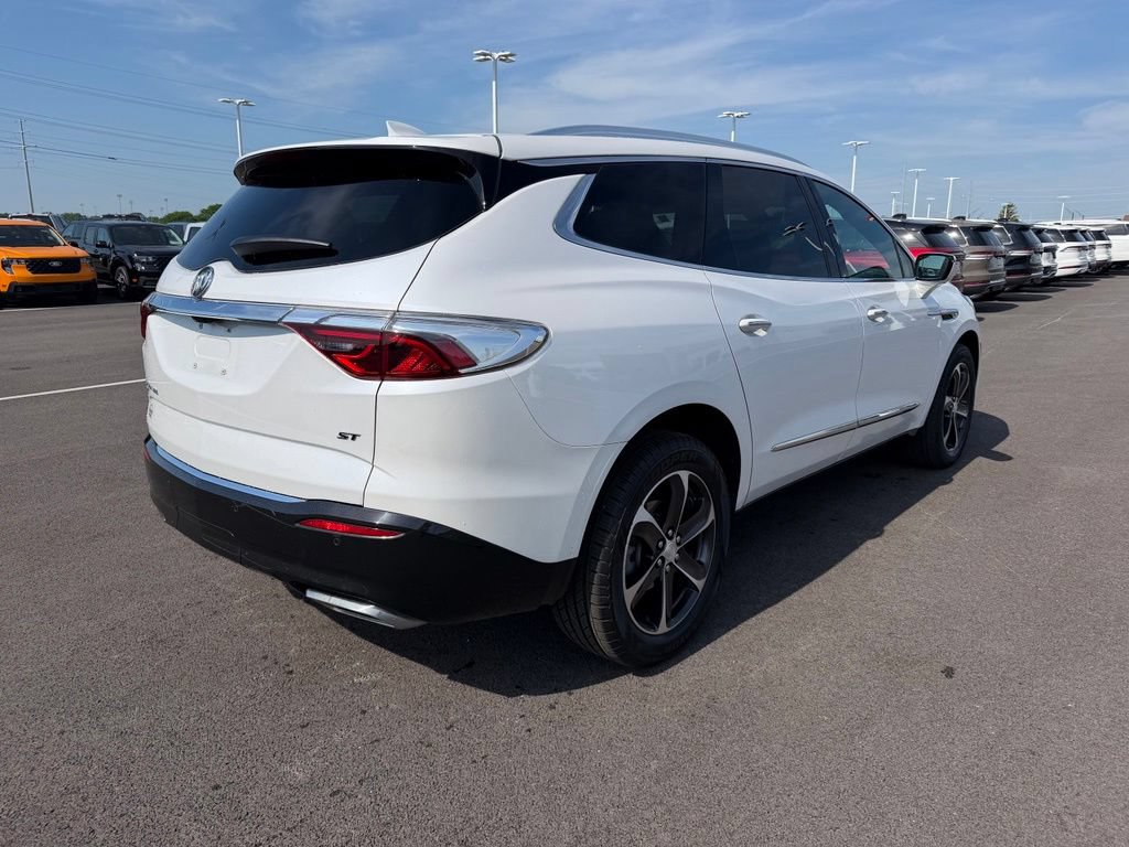 Used 2022 Buick Enclave Essence w/ Sport Touring Edition AWD/4WD image 5