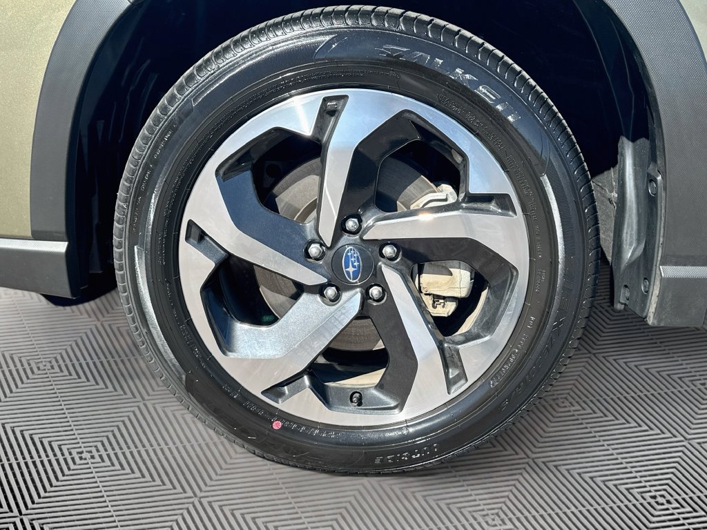 Certified 2023 Subaru Forester Touring AWD/4WD image 30