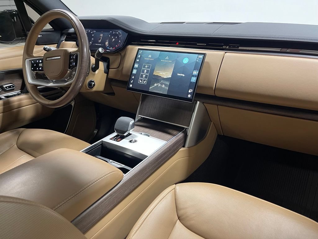 Used 2025 Land Rover Range Rover SE AWD/4WD image 28