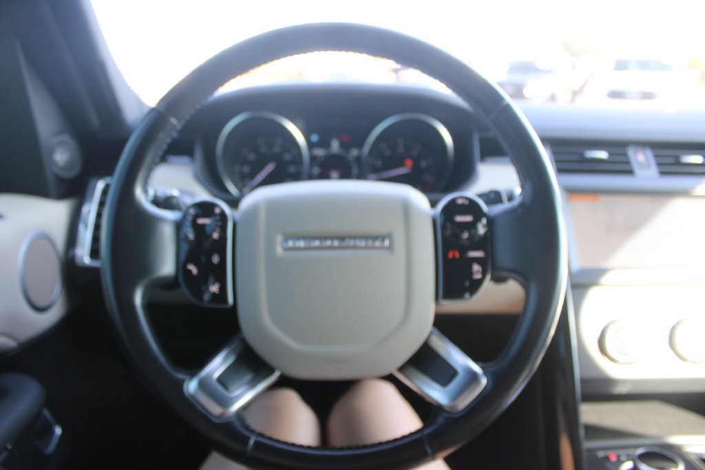 Used 2019 Land Rover Discovery SE AWD/4WD image 35