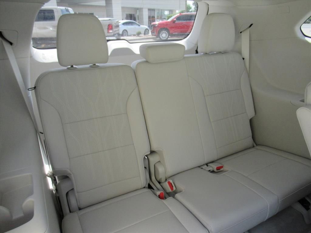 New 2026 Buick Enclave Avenir w/ Super Cruise Package FWD image 30