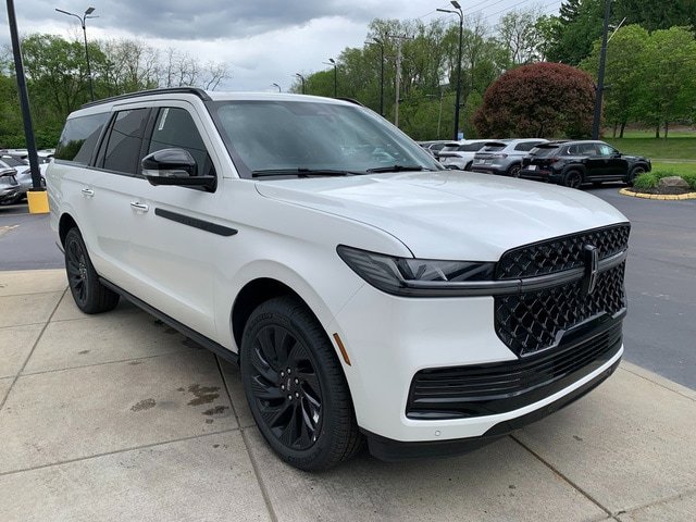 New 2026 Lincoln Navigator L Reserve w/ Jet Appearance Package AWD/4WD image 16