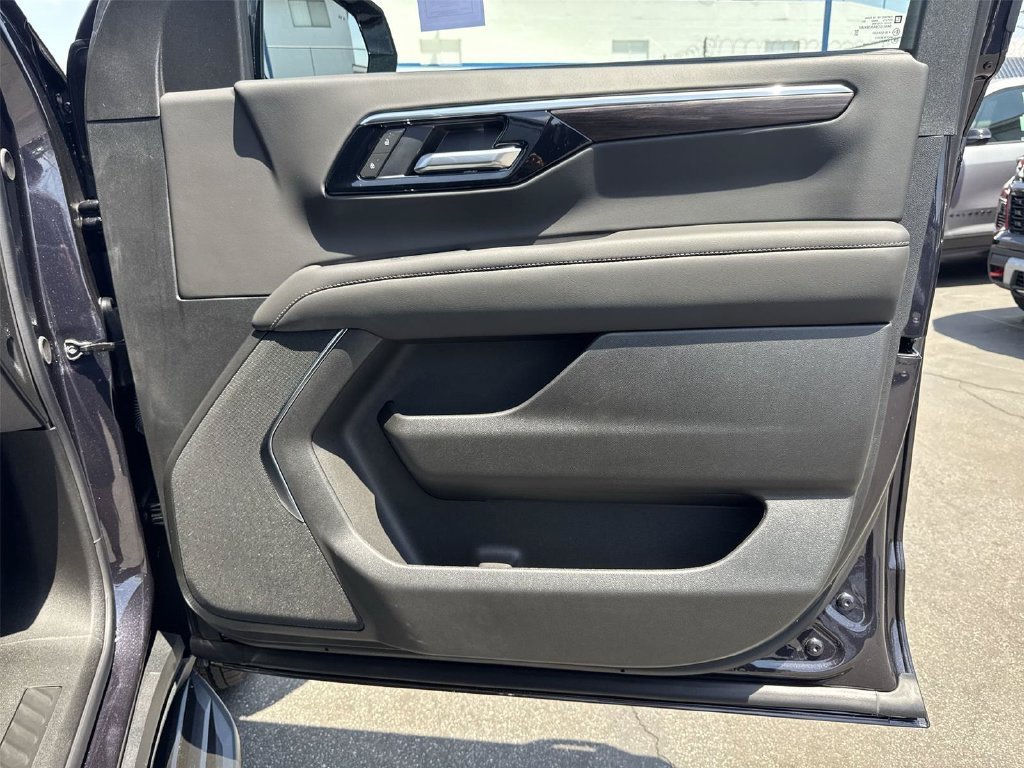 New 2026 Chevrolet Suburban LS RWD image 31