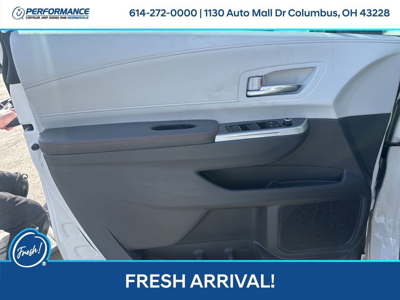 Used 2024 Toyota Sienna XSE image 12