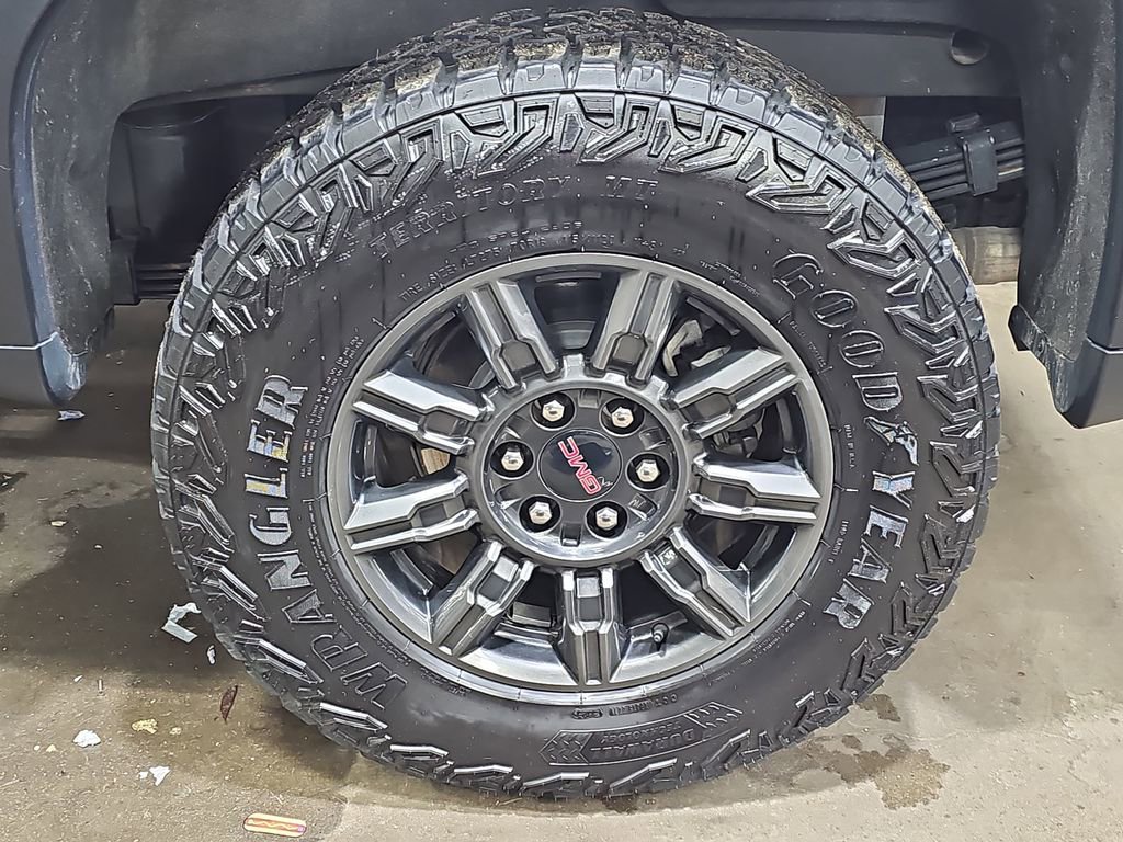 Used 2024 GMC Sierra 1500 AT4X image 39