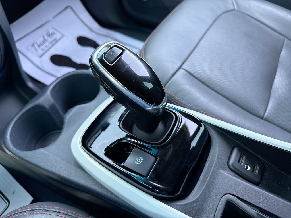 Used 2020 Chevrolet Bolt Premier w/ Infotainment Package FWD image 18