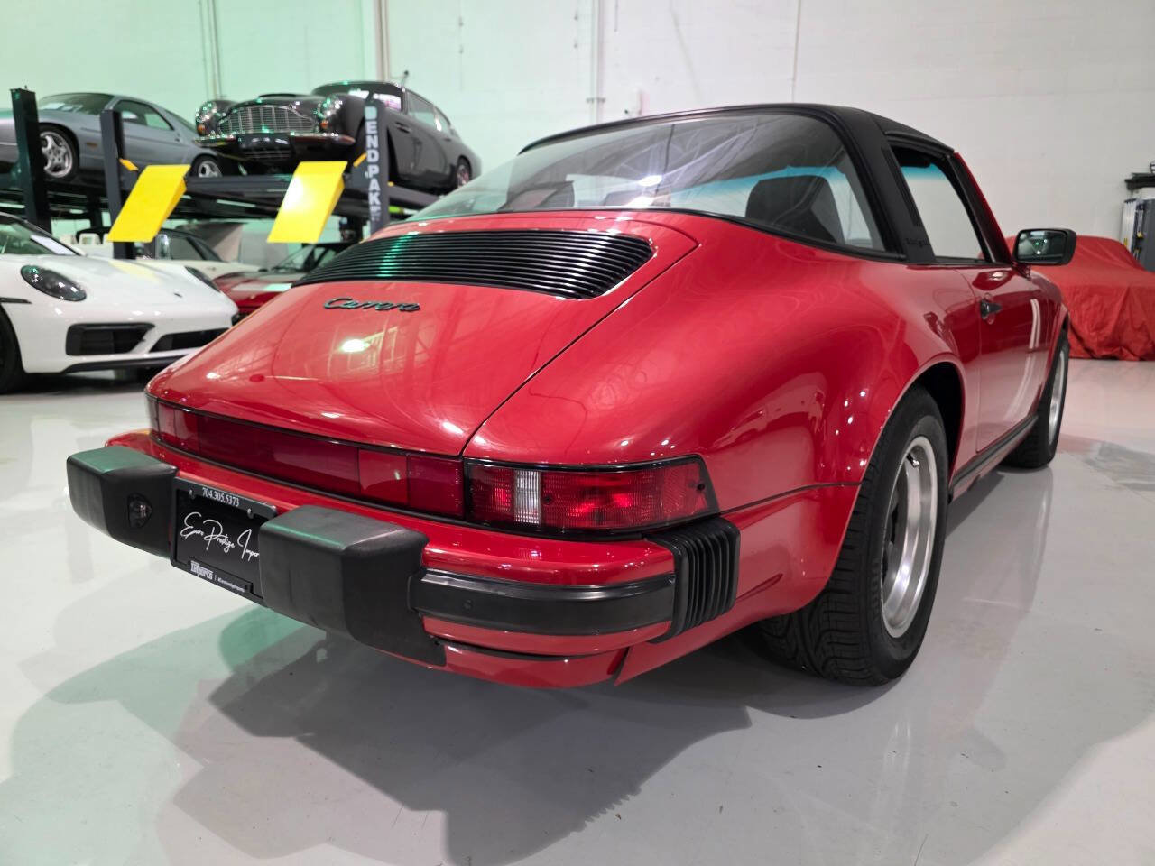 Used 1987 Porsche 911 Carrera RWD image 24