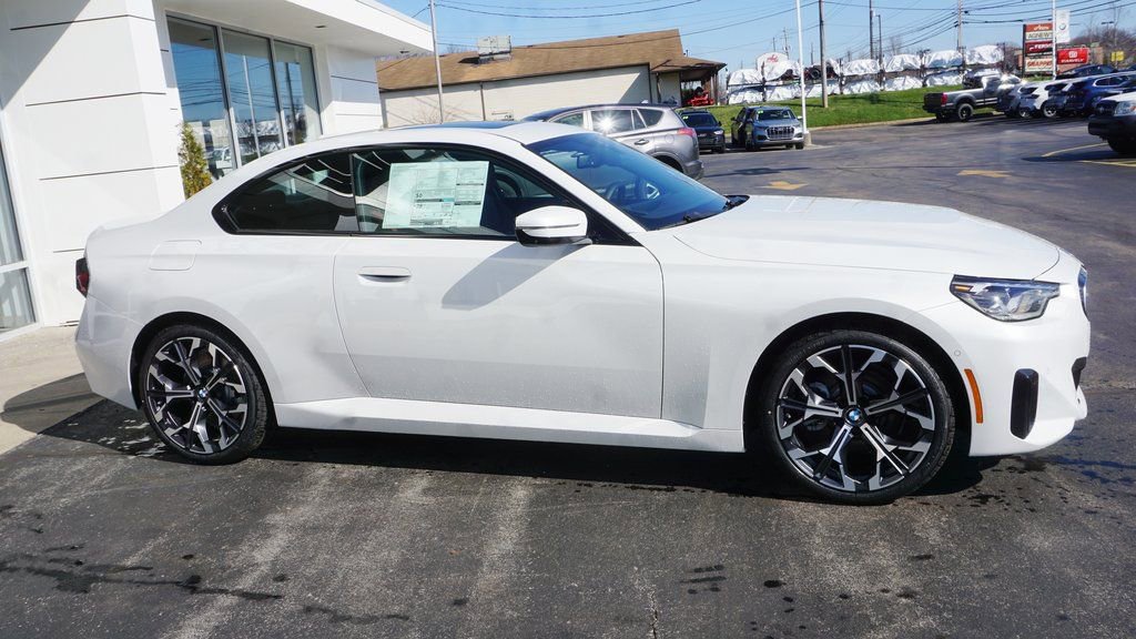 Used 2025 BMW 230i xDrive Coupe w/ Premium Package image 3