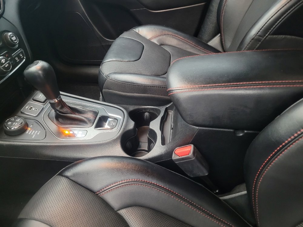 Used 2022 Jeep Cherokee Trailhawk w/ Sun, Sound & Nav Group image 26