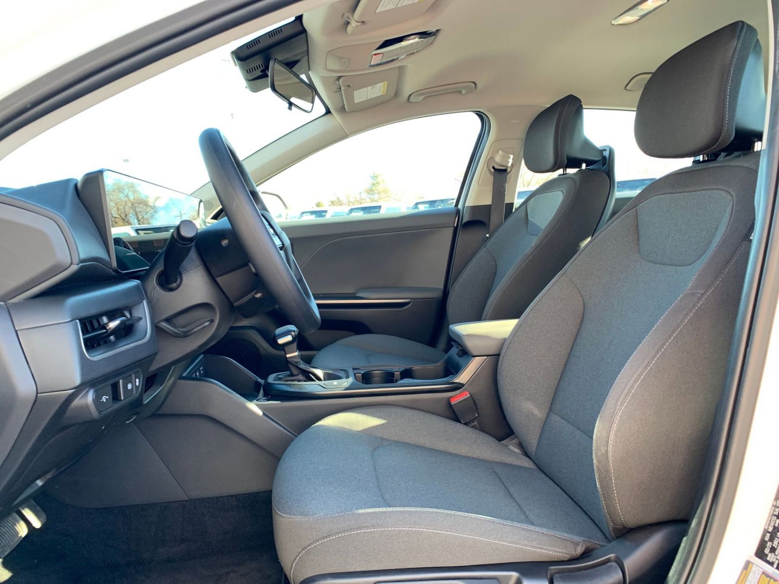 Used 2025 Kia K4 LXS image 25