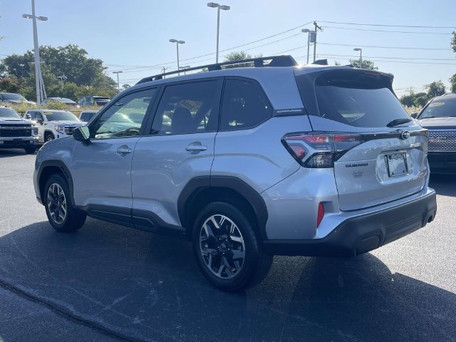 Used 2025 Subaru Forester Premium w/ Convenience Package #1 AWD/4WD image 5