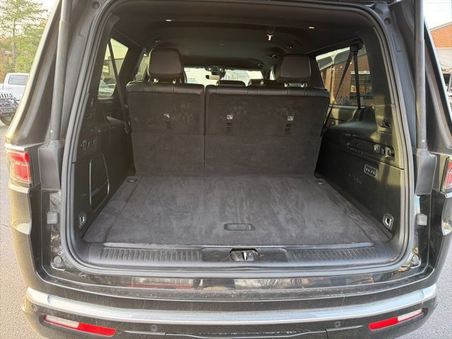 Used 2024 Jeep Wagoneer L Series II w/ Flexible Seating Group image 13