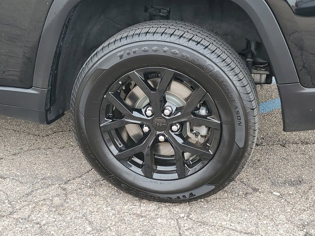 Used 2024 Jeep Grand Cherokee L Laredo image 36