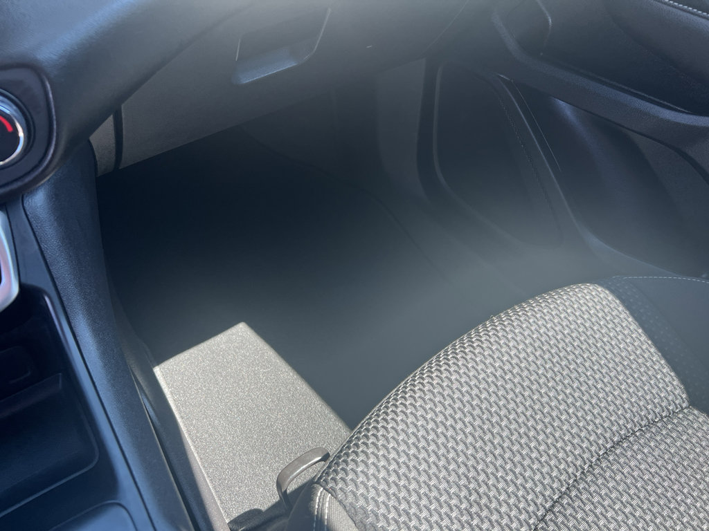 Used 2024 GMC Terrain SLE image 18