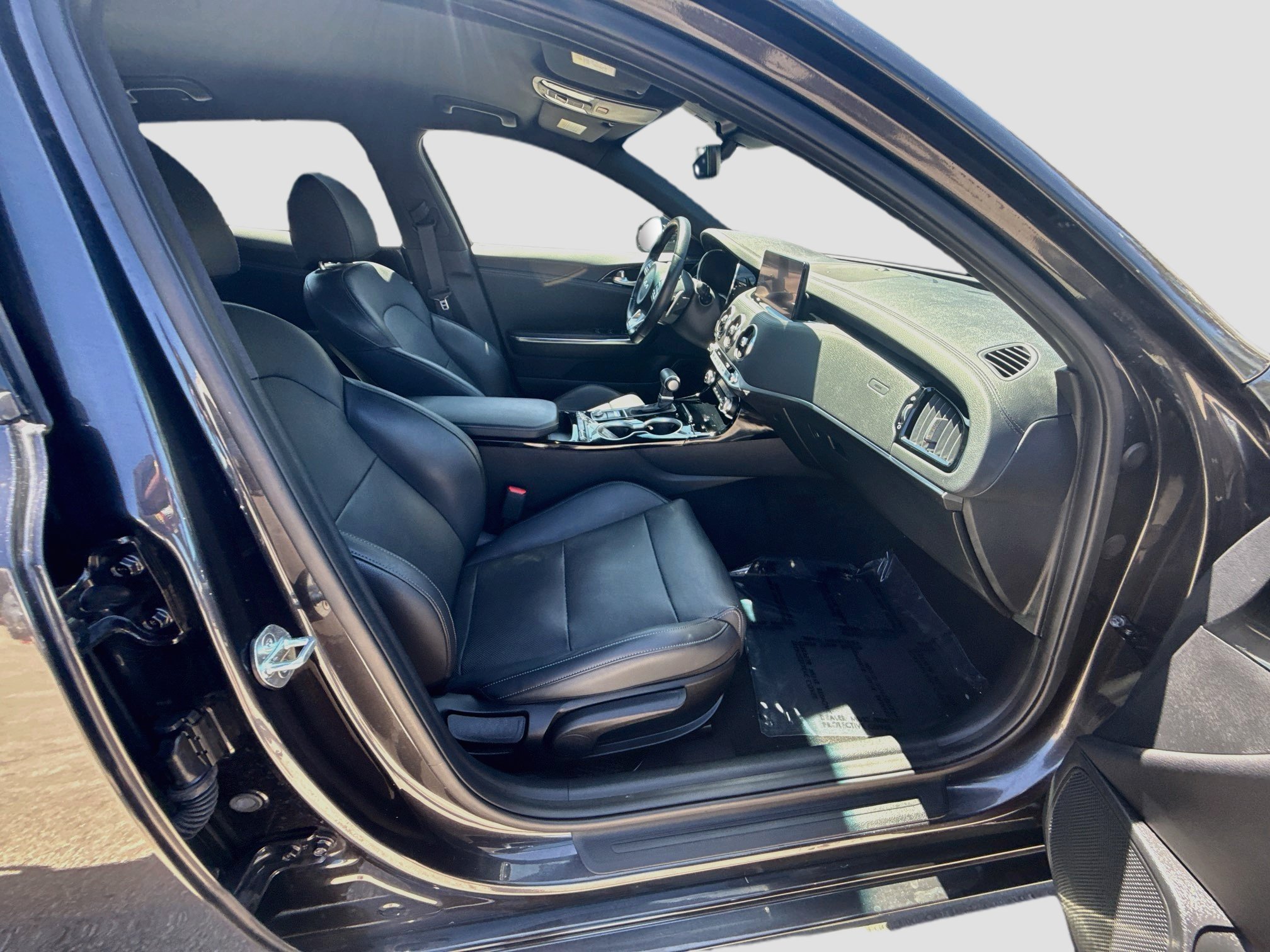 Used 2023 Kia Stinger GT-Line RWD image 32