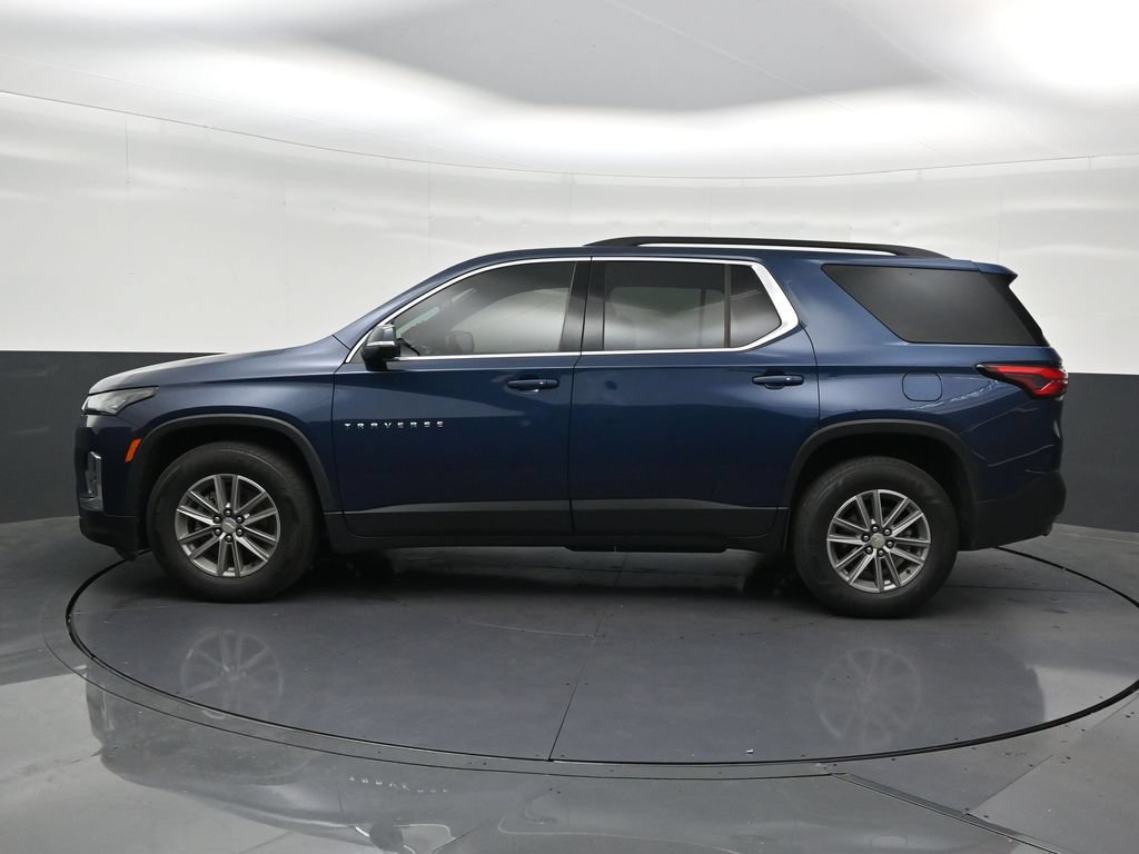 Used 2023 Chevrolet Traverse LT FWD image 2