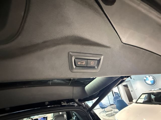 Used 2024 BMW X7 xDrive40i w/ Parking Assistance Package AWD/4WD image 34