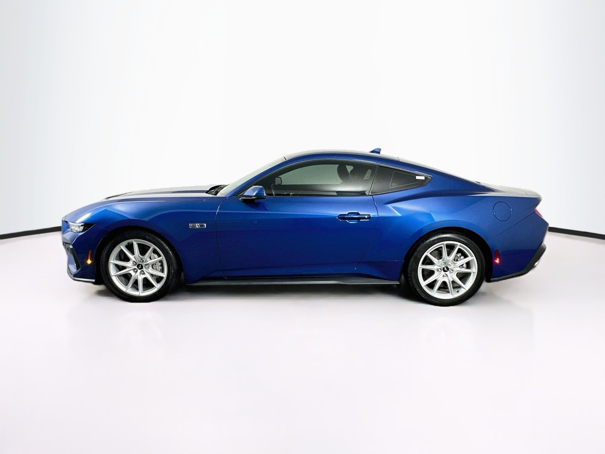 Used 2024 Ford Mustang GT Premium RWD image 4