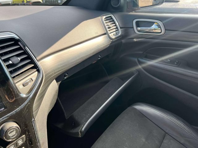 Used 2021 Jeep Grand Cherokee Laredo X AWD/4WD image 14