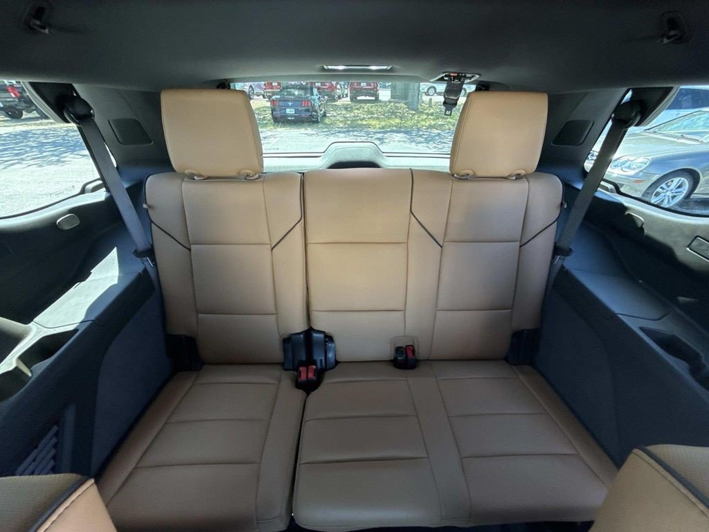 Certified 2025 Cadillac Escalade Premium Luxury w/ Touring Package AWD/4WD image 15