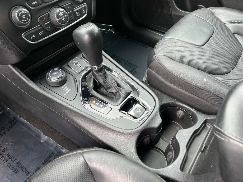 Used 2020 Jeep Cherokee Limited image 33