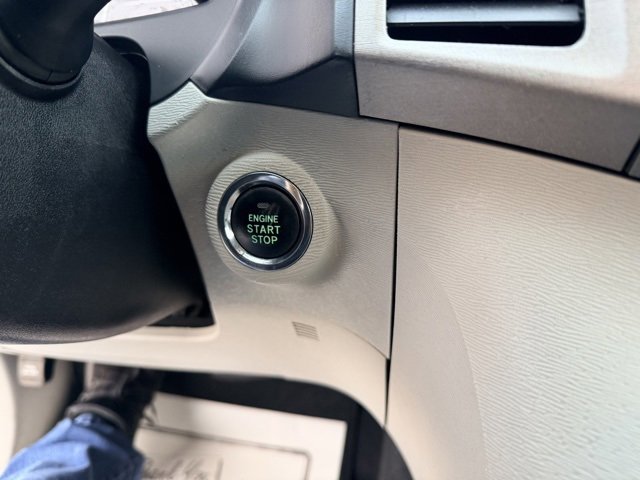 Used 2013 Toyota Venza XLE image 27