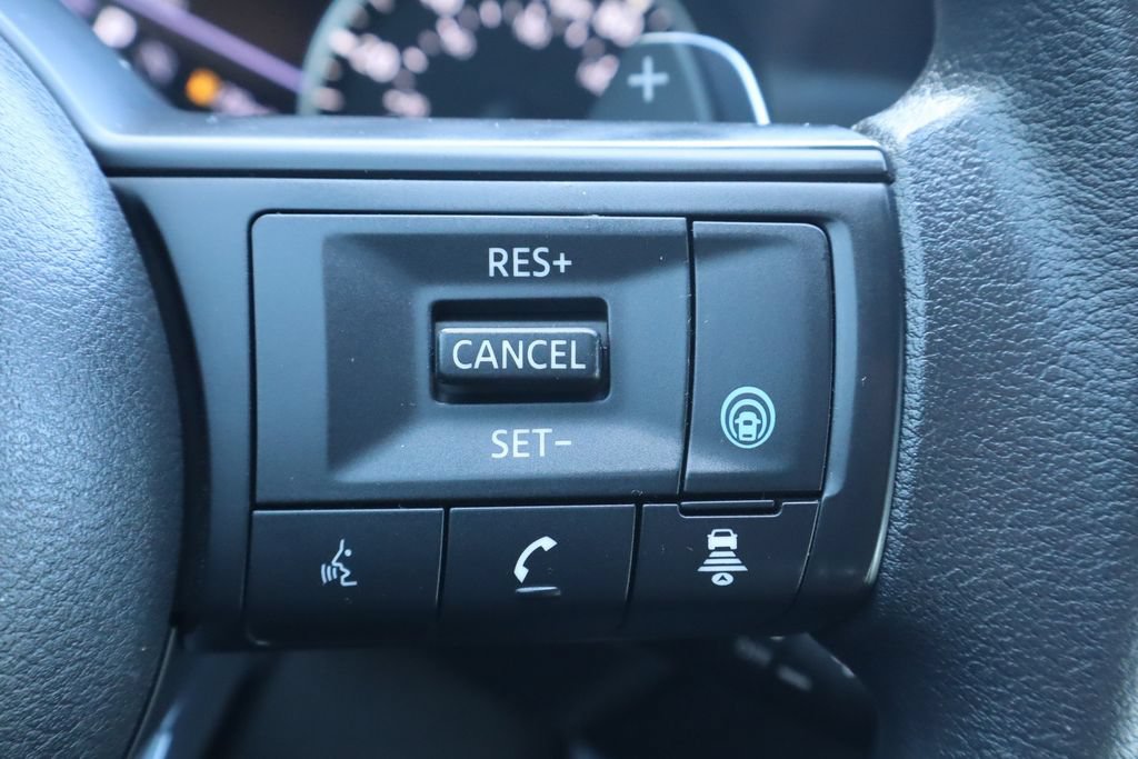 Used 2024 Nissan Rogue SV FWD image 24
