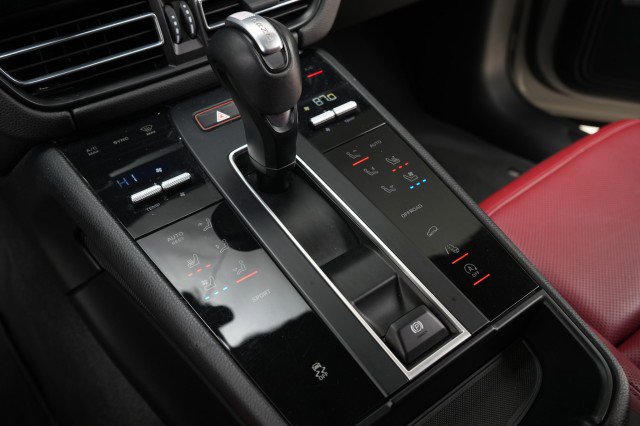 Used 2023 Porsche Macan image 57