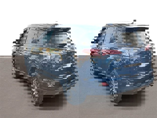 Used 2018 Toyota RAV4 LE w/ Carpet Mat Package image 3