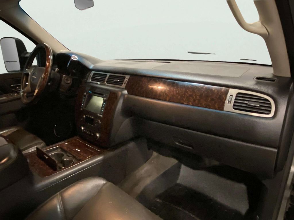 Used 2013 GMC Sierra 3500 Denali w/ Snow Plow Prep Package image 30