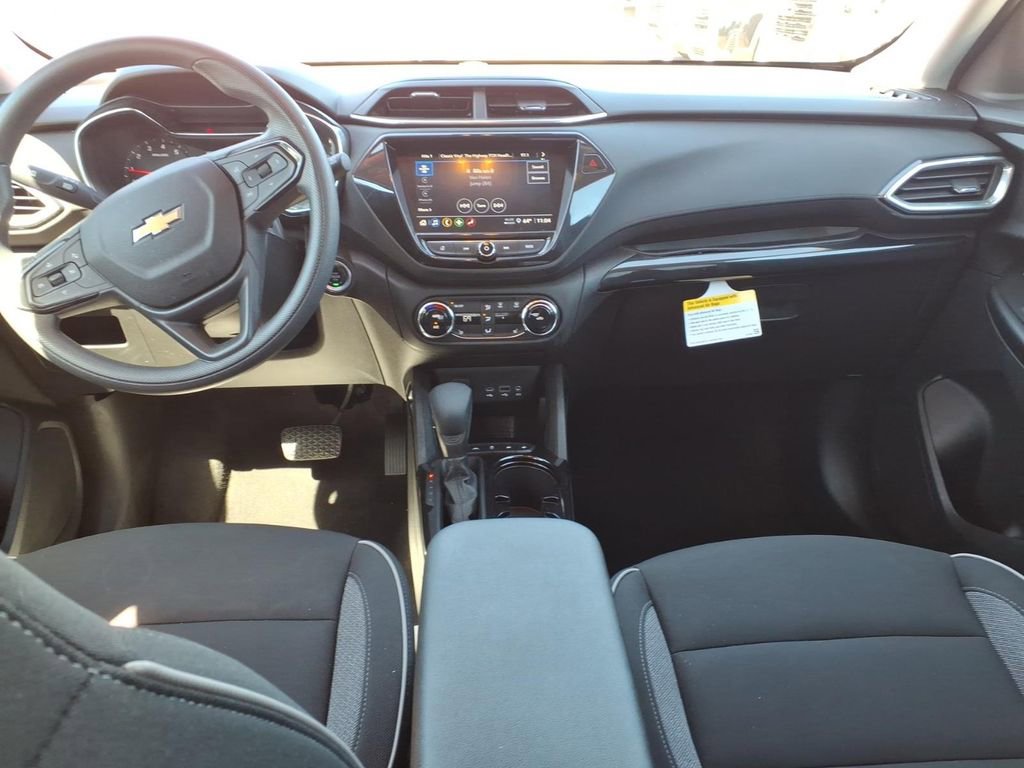 Used 2023 Chevrolet TrailBlazer LT w/ Convenience Package FWD image 10