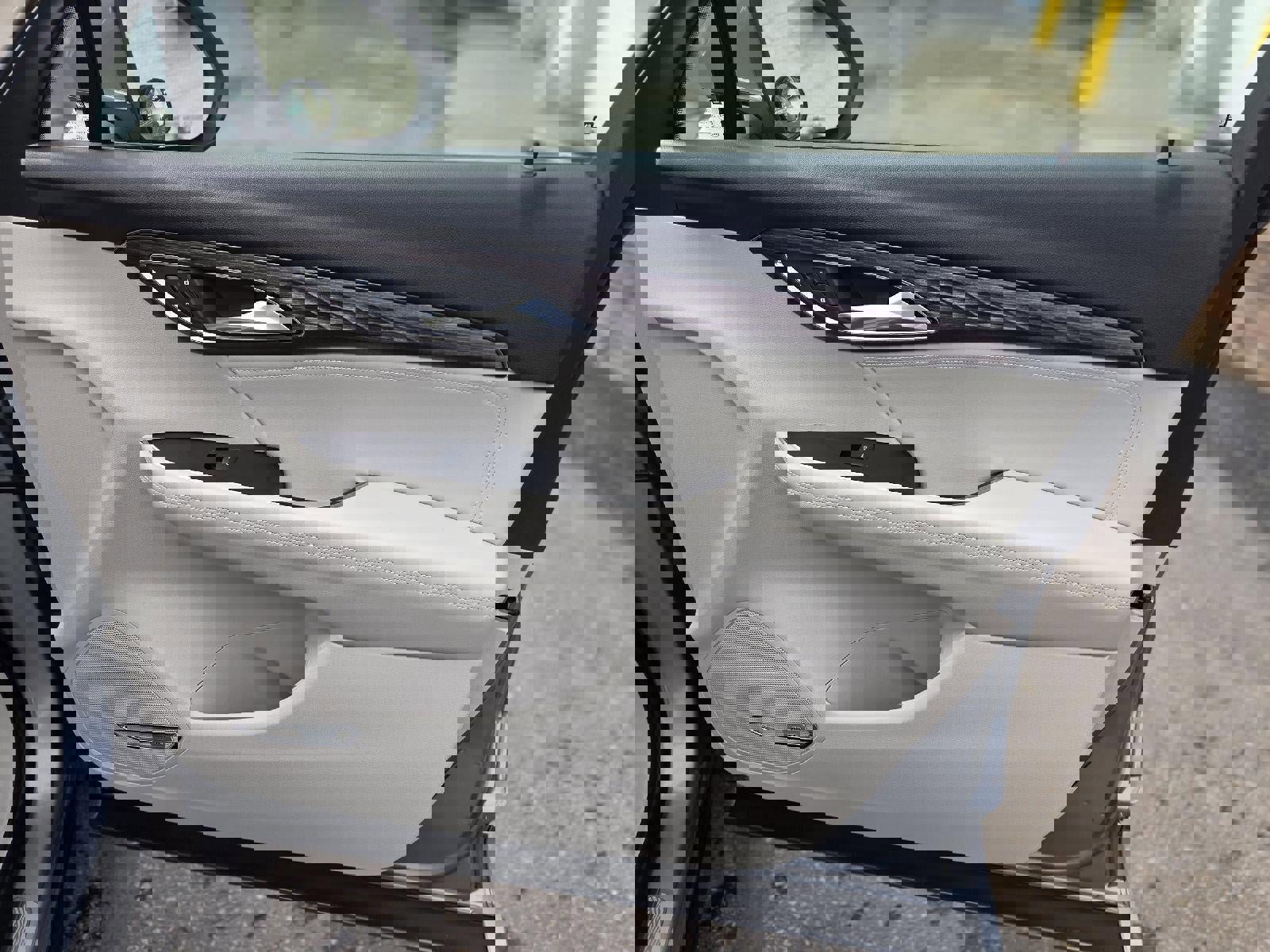 Certified 2023 Buick Envision Avenir image 37