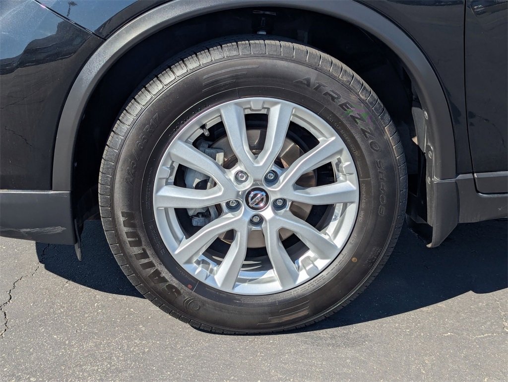 Used 2018 Nissan Rogue SV image 10